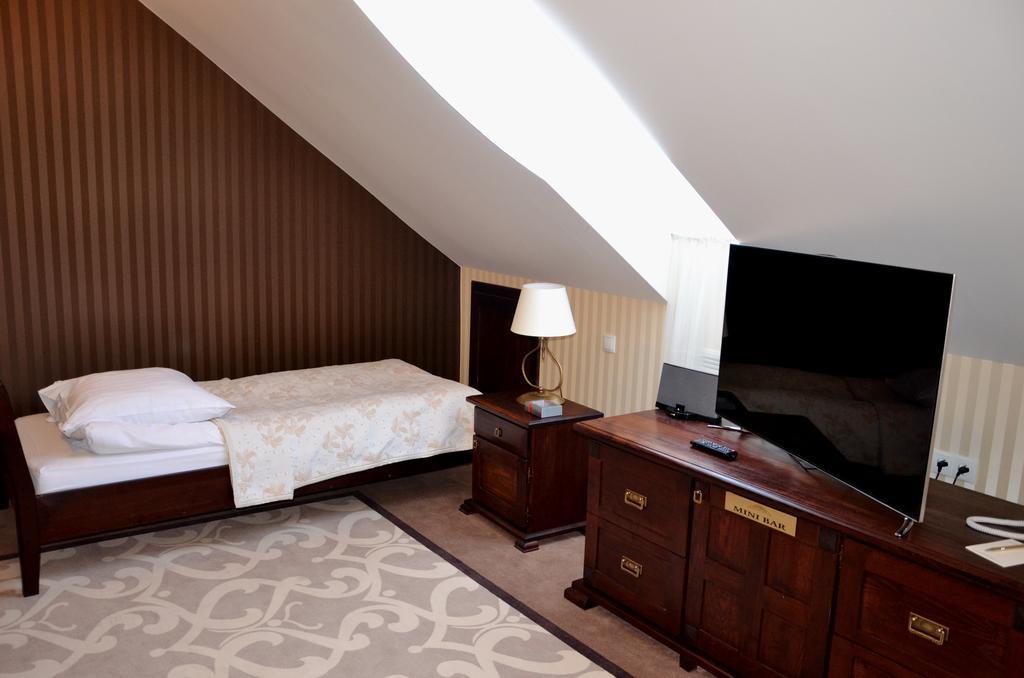 Hotel Nowodworski Legnica Ruang foto