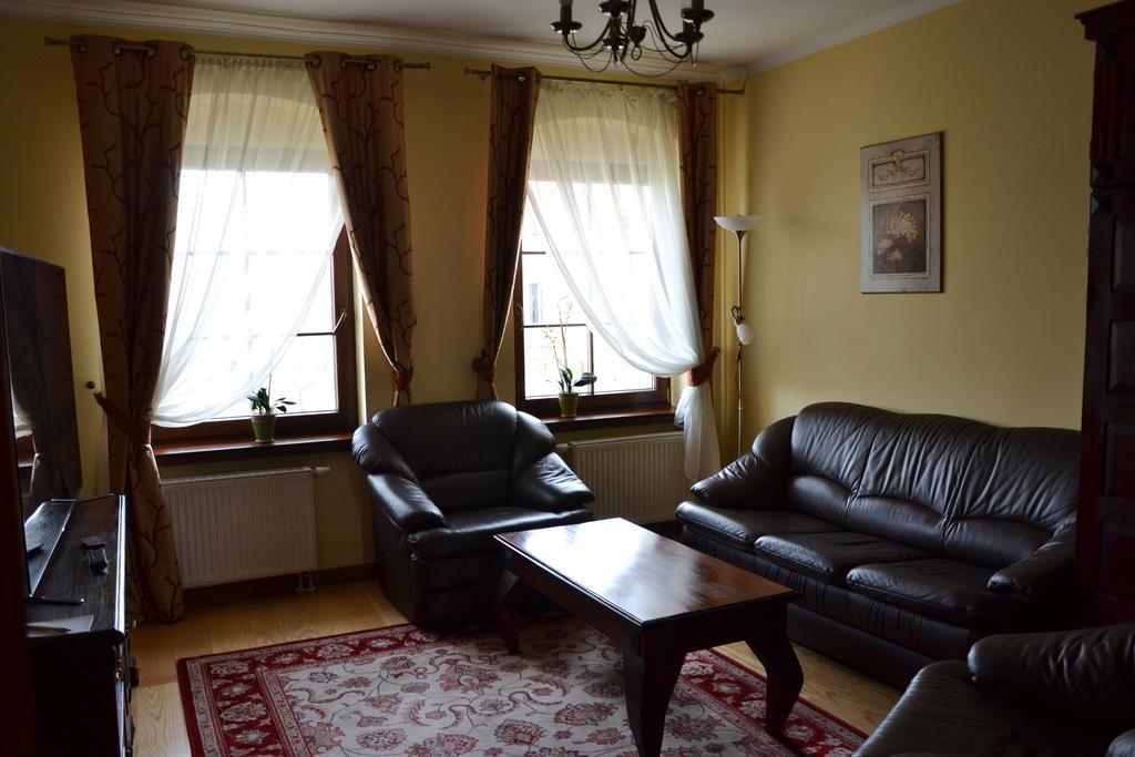 Hotel Nowodworski Legnica Bagian luar foto