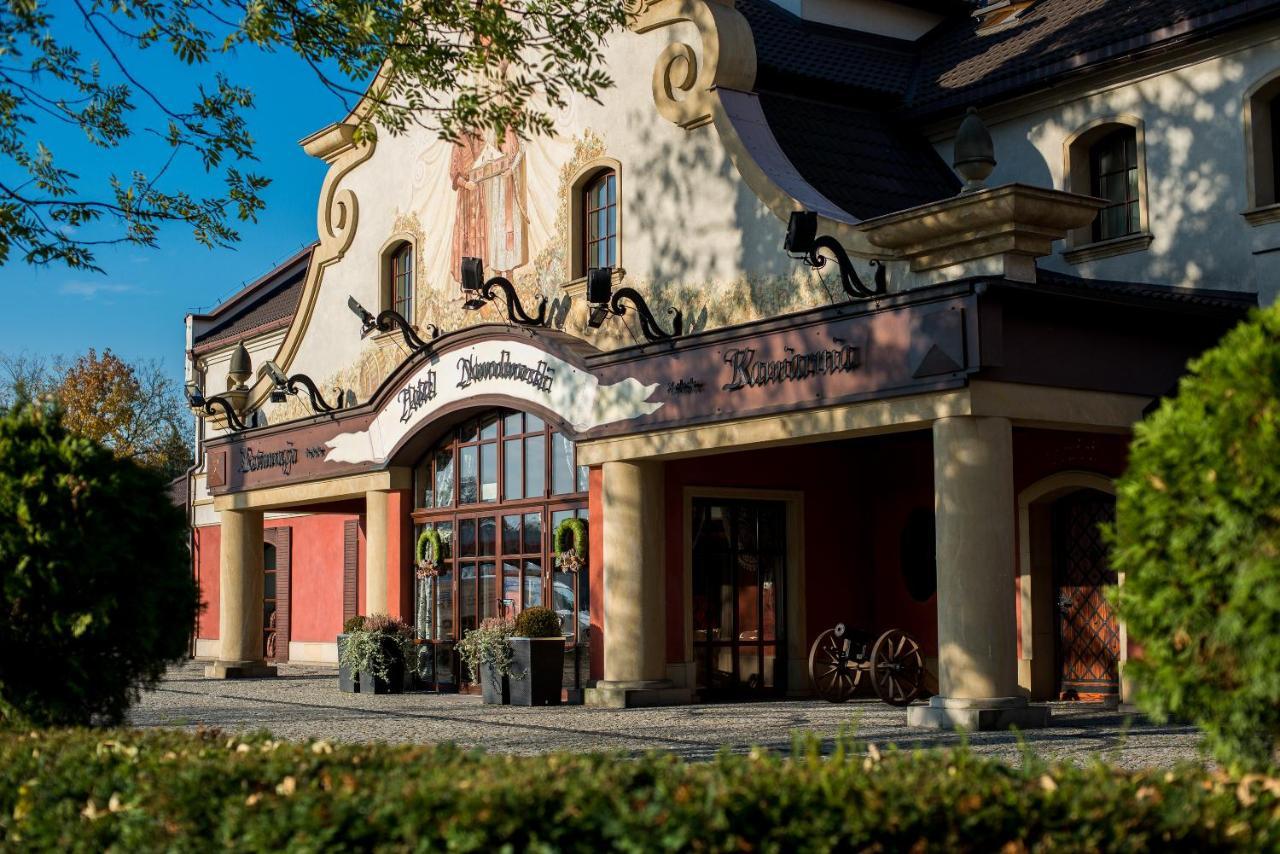 Hotel Nowodworski Legnica Bagian luar foto