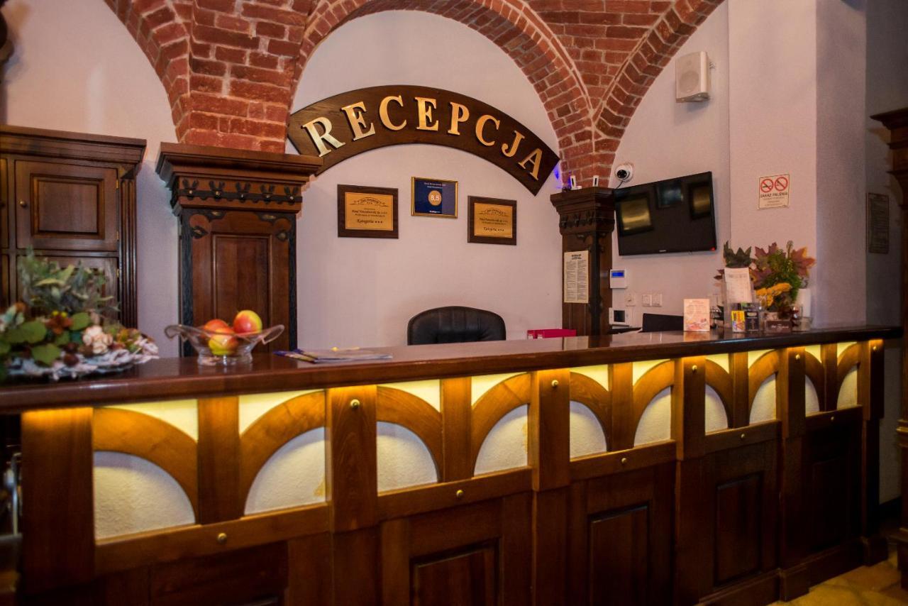 Hotel Nowodworski Legnica Bagian luar foto